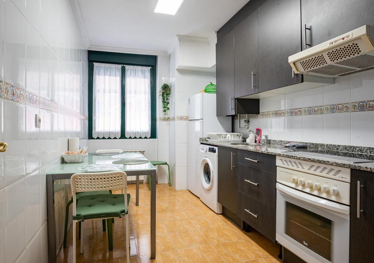 Apartamento Centrico Con Wifi Y Parking De Coche Tamano Medio Cangas de Onis Luaran gambar