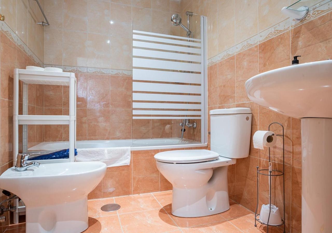 Apartamento Centrico Con Wifi Y Parking De Coche Tamano Medio Cangas de Onis Luaran gambar